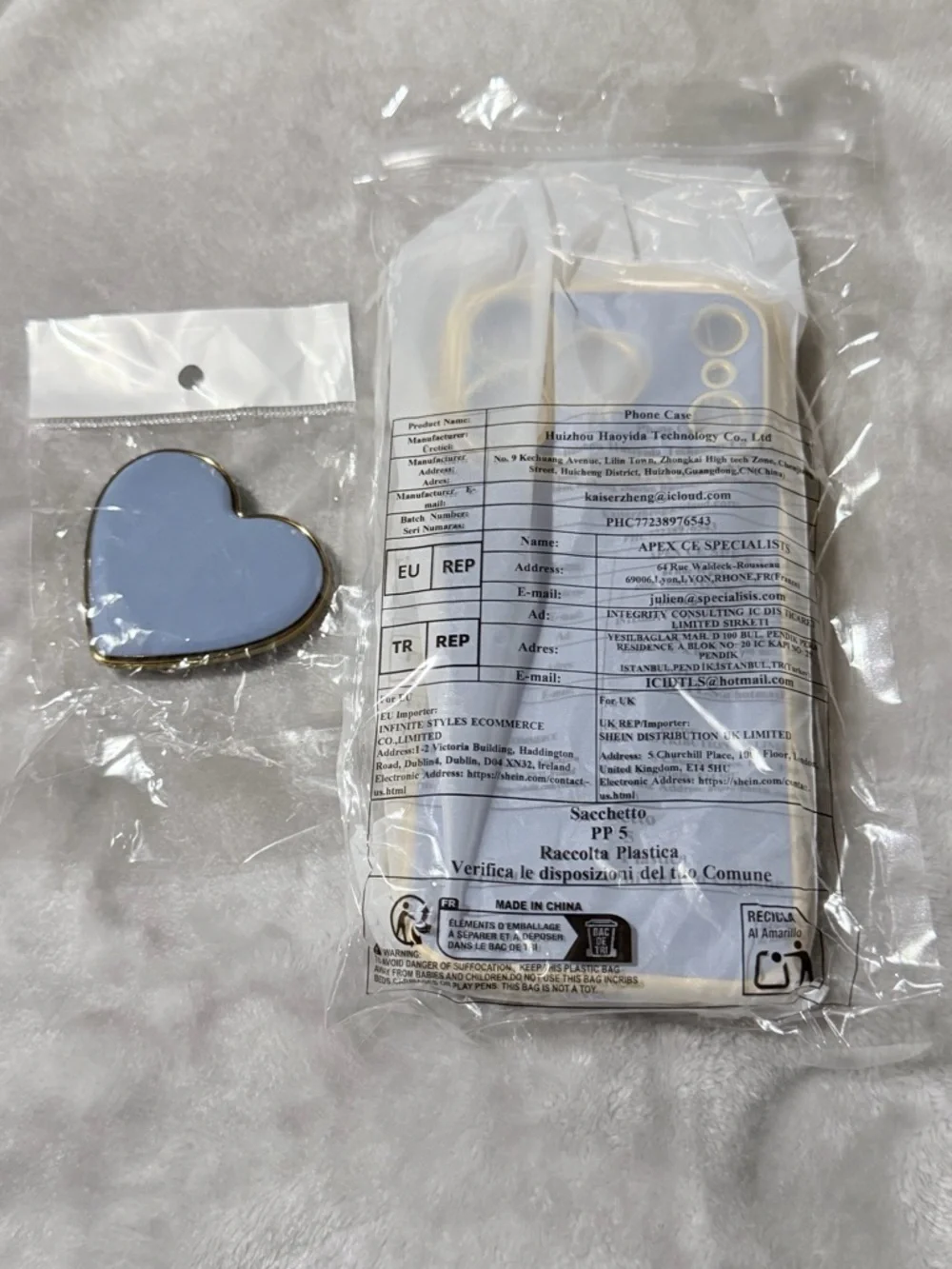 Apple-Compatible Blue Heart Grip Case with Gold Trim for iPhone 17 Pro